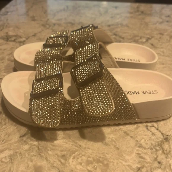 Steve Madden girls rhinestone sandals - Picture 5 of 10
